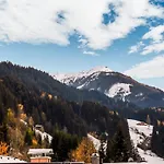 In Near Thurn Pass Holiday home *